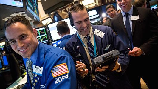 全球头条丨欧美股市大涨静候法国大选 马克龙