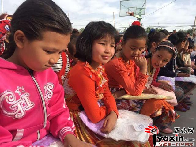 新疆党委宣传部驻村工作队办实事 企业捐赠献