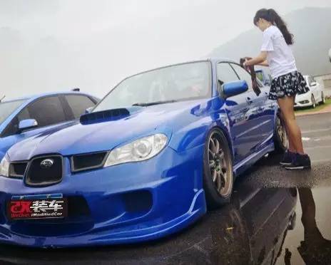 国内少有的斯巴鲁翼豹,车主竟然是大长腿的萌妹子!
