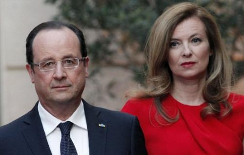 图为法国总统奥朗德和前女友瓦莱丽的合影。