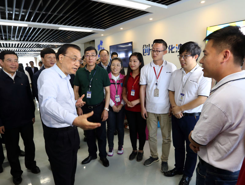 李克强考察富士康,与郭台铭谈了啥?