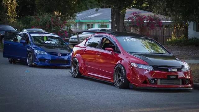 本田思域化身宽体街霸上路,钻石大灯随时闪瞎你的眼睛!