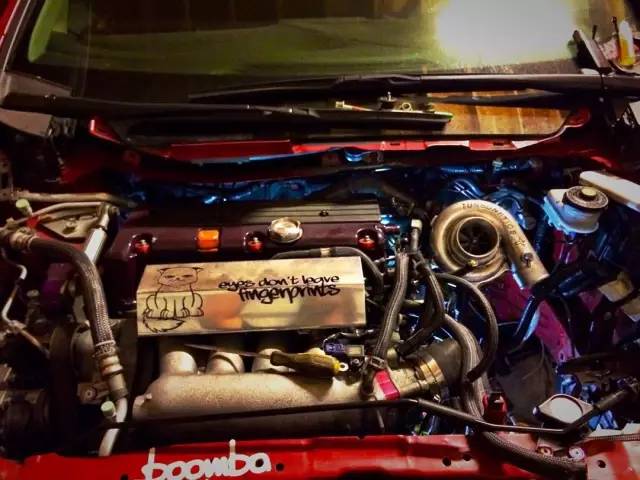 本田思域化身宽体街霸上路,钻石大灯随时闪瞎你的眼睛!