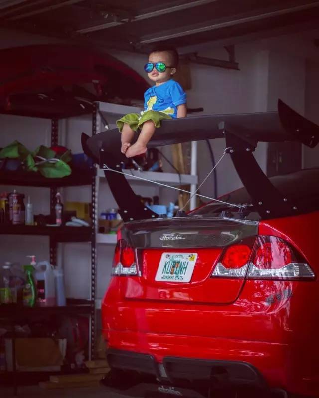 本田思域化身宽体街霸上路,钻石大灯随时闪瞎你的眼睛!