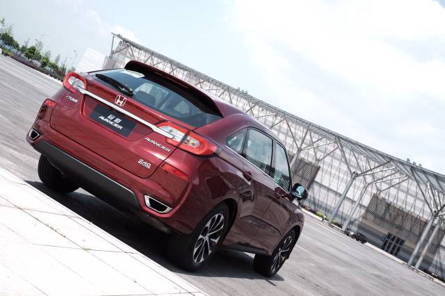 外表“野性十足”的冠道240TURBO却拥有一颗暖男心