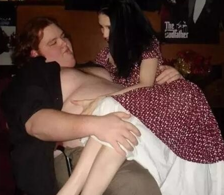 每日轻松一刻5月11日 屌了!共享主义的未来是共享Wife