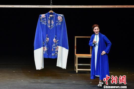 京剧《青衣》塑造了一个“戏痴”筱燕秋的艺术形象。 彭鹏 摄