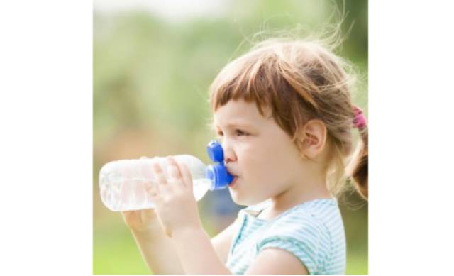 医生解惑:宝宝一天到底该喝多少水?