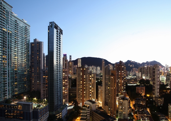 香港楼市迎来新考验?金管局下月起收紧银行对