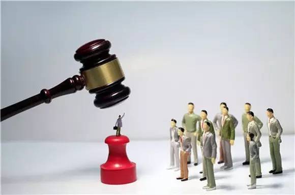 迟夙生法庭昏迷事件成罗生门:有无直播?曾遭拖