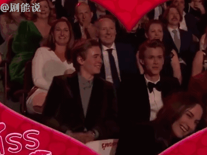 炸成一朵烟花|《skam》|小天使