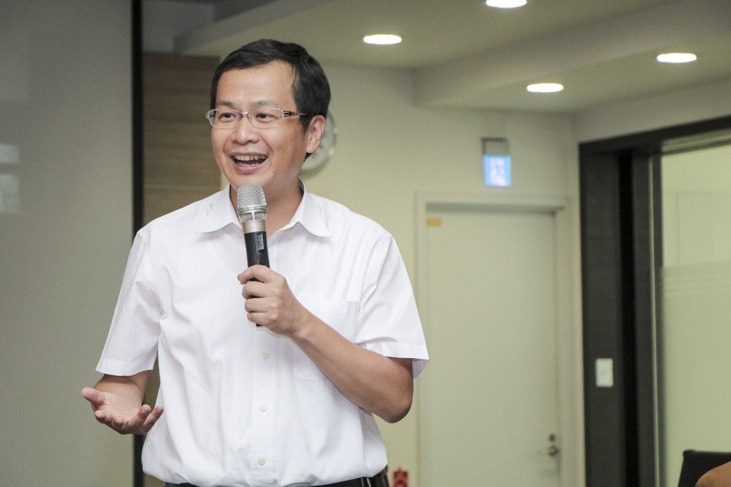 国民党主席选举 罗智强表态:我这一票投给郝龙斌