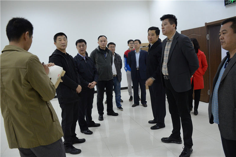 市商务局党组视察调研肉菜流通追溯体系试点项