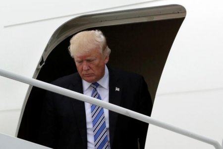  特朗普抵达安德鲁斯空军基地