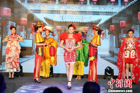 以“旅游文化山西行,和谐共建中国梦”为主题。 任丽娜 摄