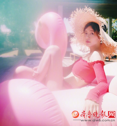 张子萱晒比基尼大长腿,陈赫微博在线,竟然零互
