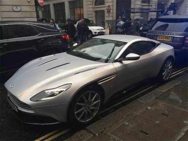 追了10年的《变形金刚》中文预告发布,还有30天就能约妹看片了!