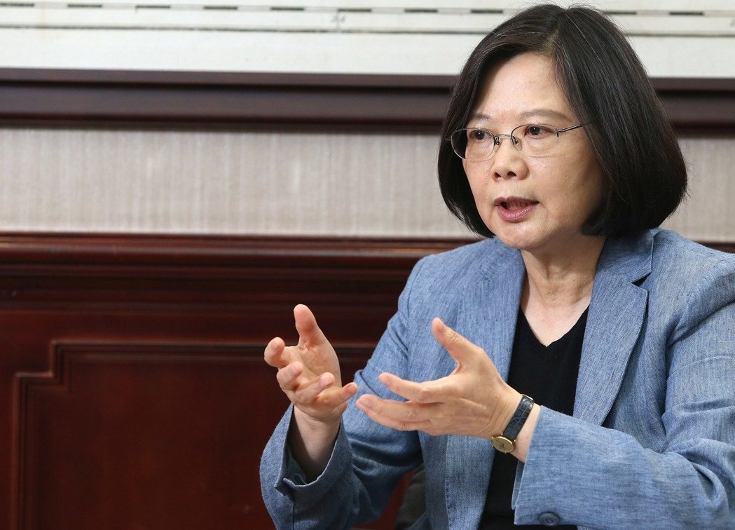 蔡英文民调输马又输扁 罗智强:没马英九撑持观光了