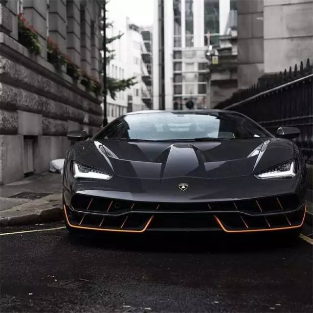 追了10年的《变形金刚》中文预告发布,还有30天就能约妹看片了!