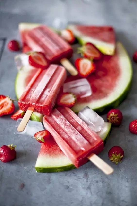 Popsicle-fraise-melon-deau4_Emiliemurmure.jpg