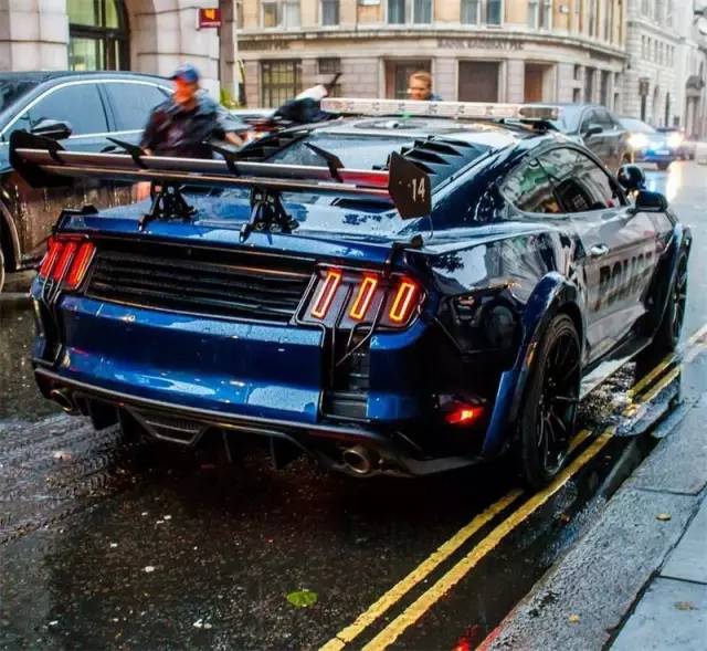 追了10年的《变形金刚》中文预告发布,还有30天就能约妹看片了!