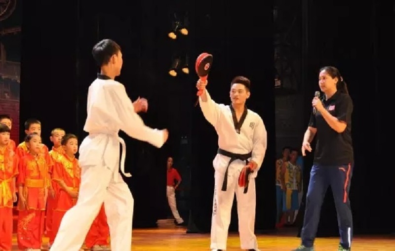 优秀运动员志愿服务活动走进革命老区闽西