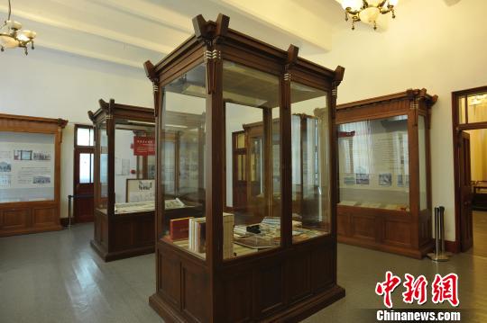 旅顺博物馆首次系统举办馆史资料展 。 王卫平 摄