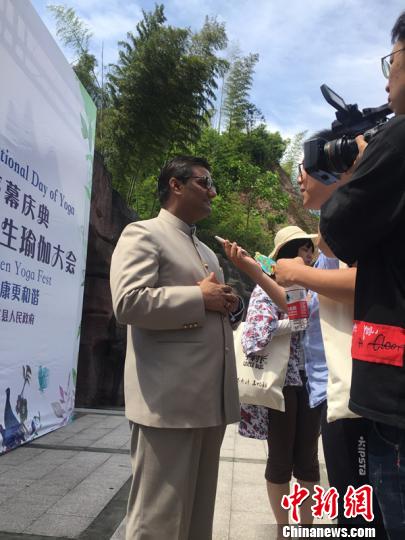 印度总领事古光明在接受媒体采访 主办方提供