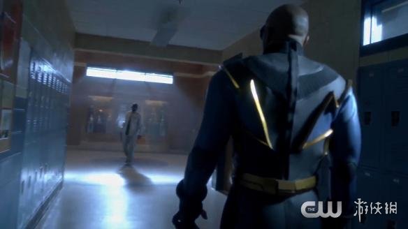 DC《黑霹雳》预告片公布 黑人"雷神"可掌控闪电!_八卦趣闻_新浪游戏_新浪网