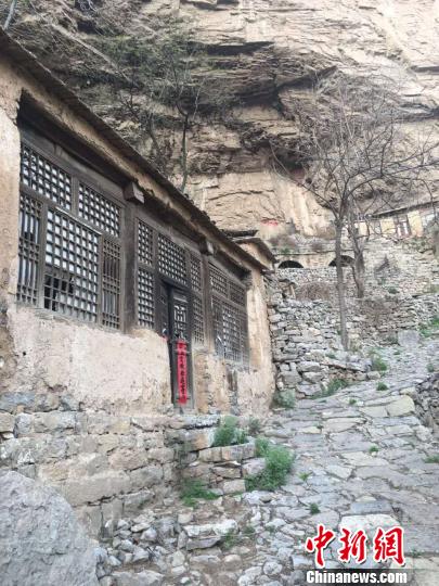 当地将以碧霞观为开发重点,打造周边沿线旅游路线,包括刚被列入中国传统村落的北岩村,待开发的马岭关,明长城遗址,瓮山等。 范丽芳 摄