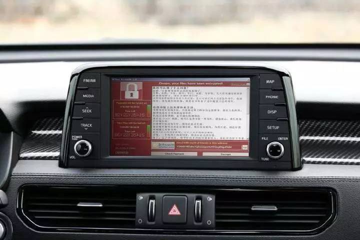 车友花20万买的起亚SUV,尼玛中控竟配了块