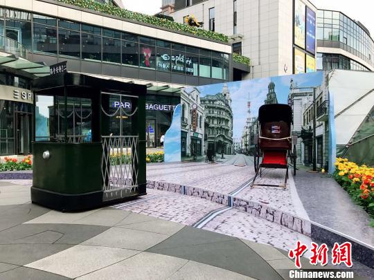 商圈还原老上海风情花市和霓虹幕墙,打造旧时繁华的南京路景象。 王子涛 摄