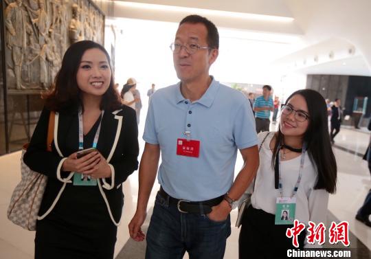 图为新东方教育科技集团董事长俞敏洪出席江苏发展大会。 泱波 摄