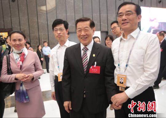 图为美国纽黑文大学终身教授李昌钰出席江苏发展大会。 泱波 摄