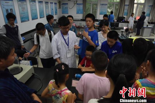 北京理工大学爆炸科学与技术国家重点实验室向公众免费开放参观。 马海燕 摄