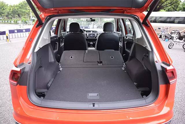 不愧是“神车”!这款SUV上街见谁怼谁!