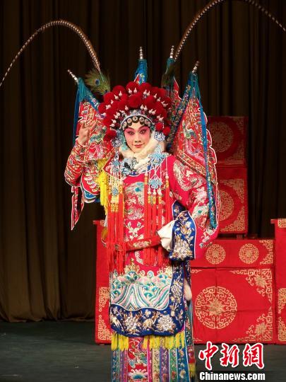 《红桃山》宋飞云饰演张月娥 国家京剧院供图 摄