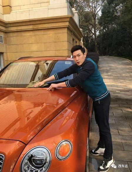 价值500万的宾利添越,打开后备箱后真是 人不