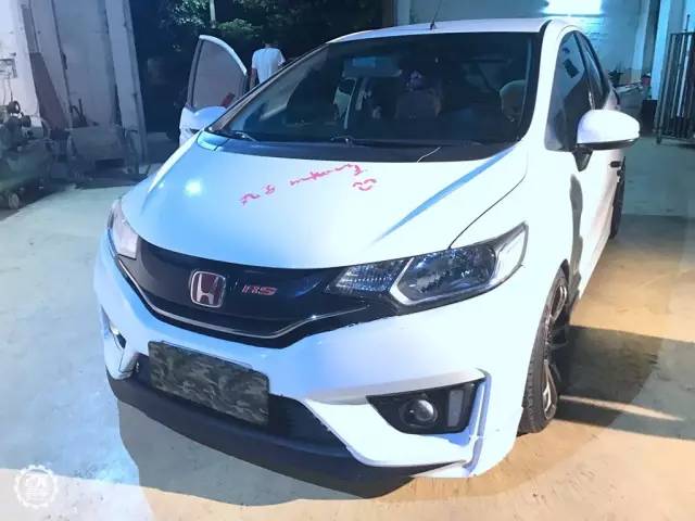 三辆超跑GK5深夜出没:一个人玩改装,真的好寂寞!