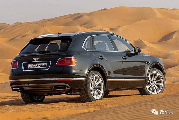 价值500万的宾利添越,打开后备箱后真是