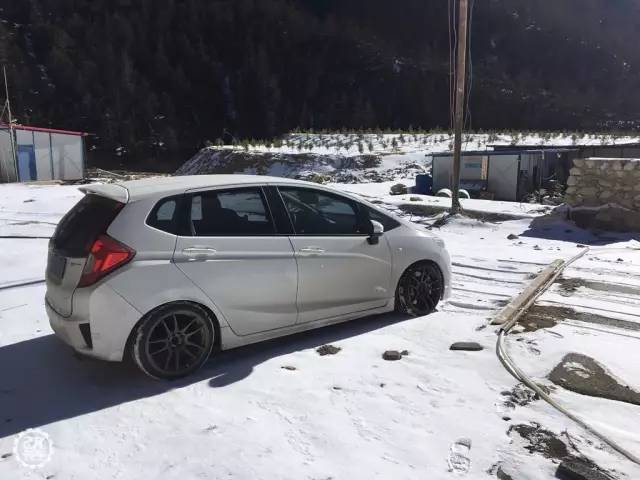 三辆超跑GK5深夜出没:一个人玩改装,真的好寂寞!