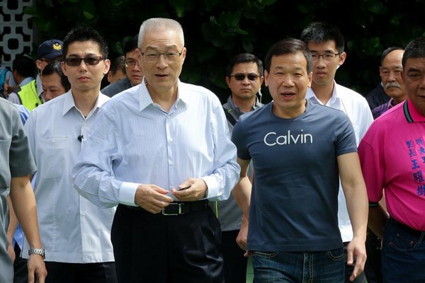 国民党主席提前进行交接?吴敦义:尊重洪秀柱