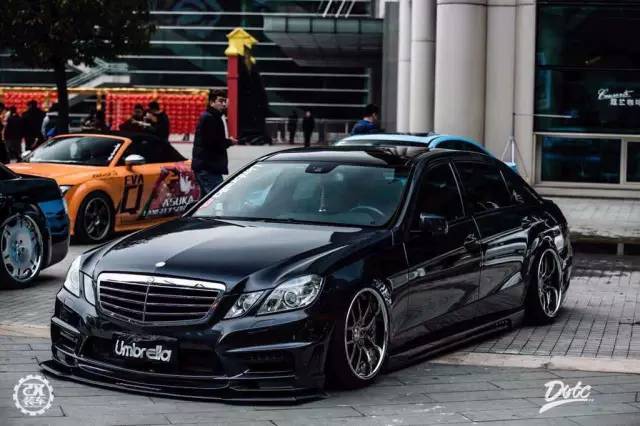 三辆超跑GK5深夜出没:一个人玩改装,真的好寂寞!