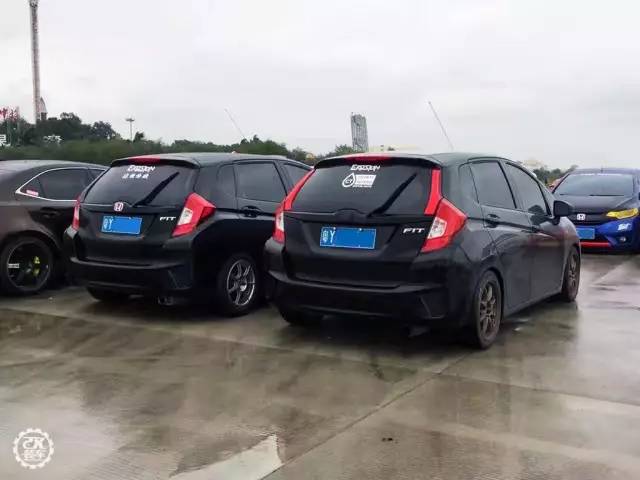 三辆超跑GK5深夜出没:一个人玩改装,真的好寂寞!