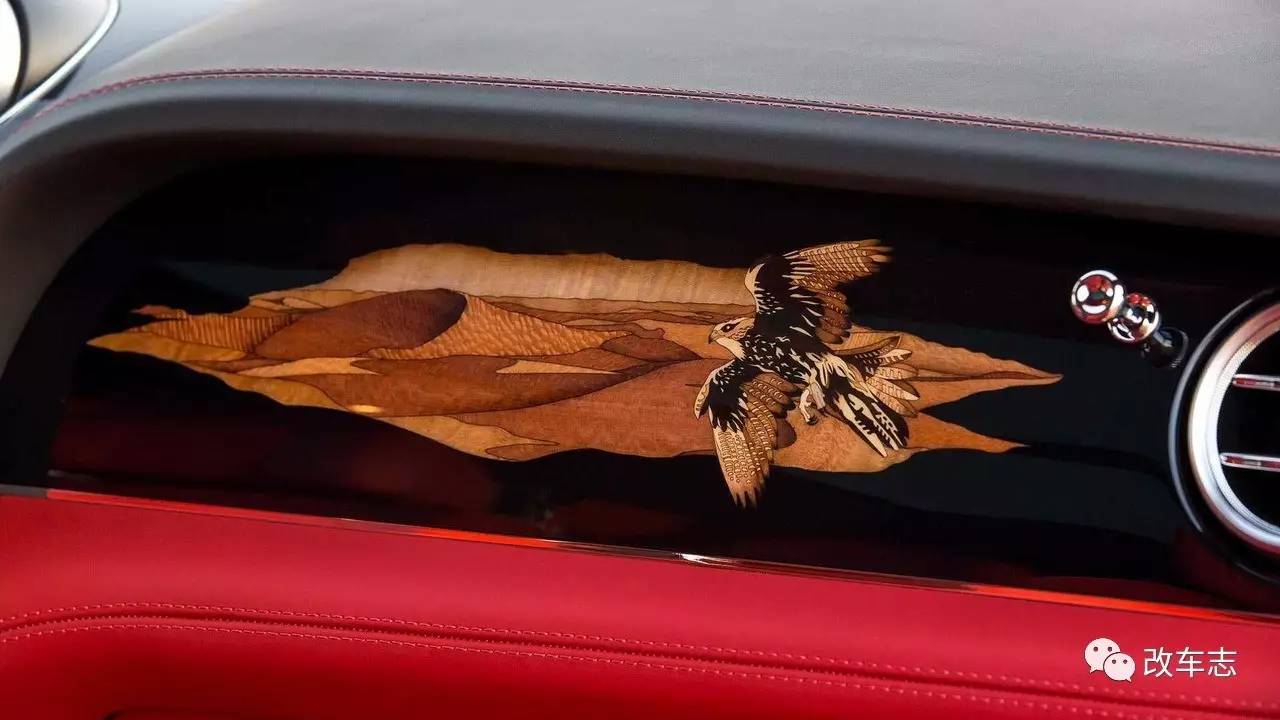 价值500万的宾利添越,打开后备箱后真是