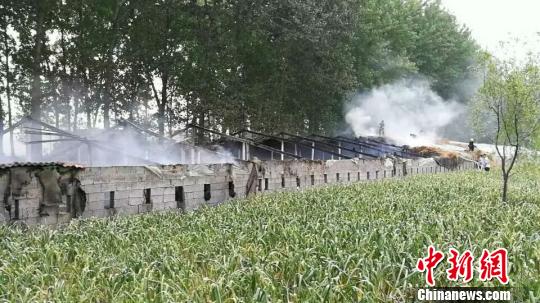 当时失火现场。 警方供图