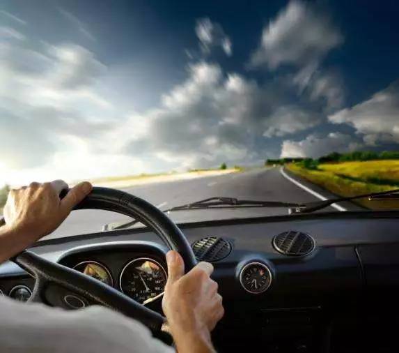 如果我说SUV是一种很有驾驶乐趣的车型,你会抡砖过来吗?