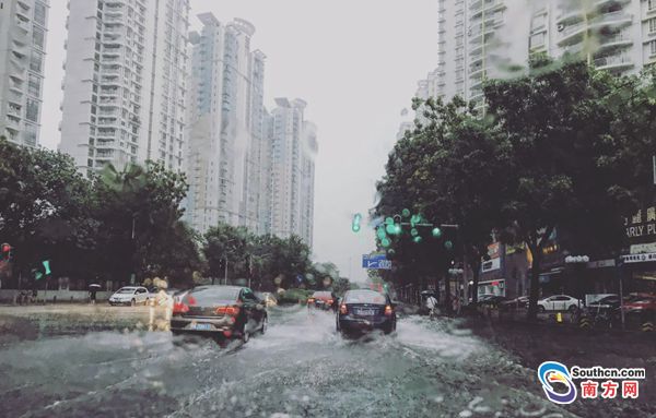 暴雨导致多处道路水浸 从化20间房屋水浸百余人转移