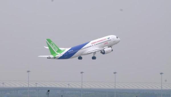 C919起飞升空。 中新网 图