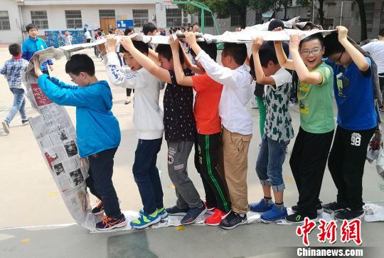 包粽子绣香囊画鸭蛋 常州小学生玩转端午节|香